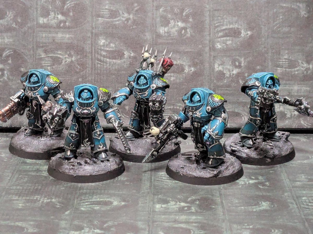 イーエル tweet media