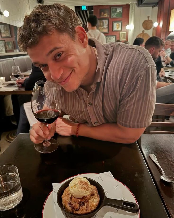 𝙿𝙾𝙿𝙿𝚈 𝚆𝚁𝙸𝙶𝙷𝚃. tweet media