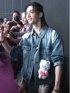 ₍ᐢ.ˬ.⑅ᐢ₎ 아이돌, 연예인 옷장 ✿ ɞ tweet media