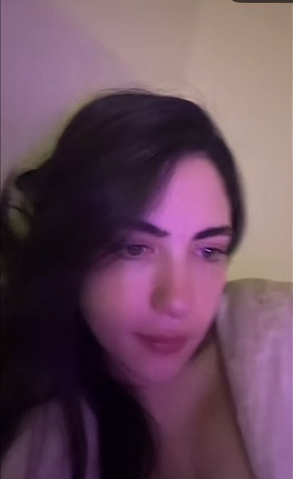 urfavnon's tweet photo. زينة طالعة لايف من غير البرا🔥🤤 https://t.co/ghmlG6hc5Q