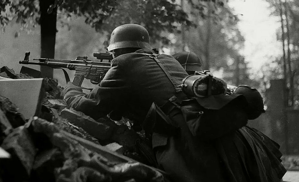 History Arc tweet media