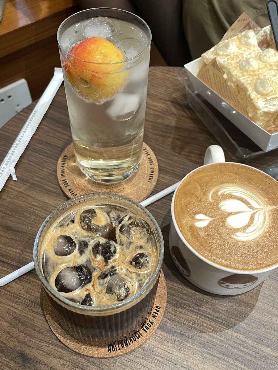 窝边草 tweet media