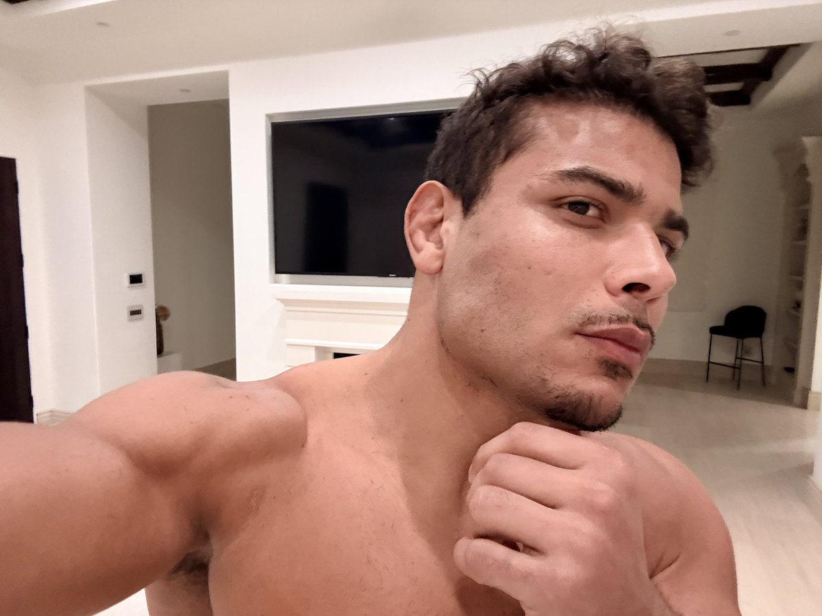 Paulo Costa tweet media