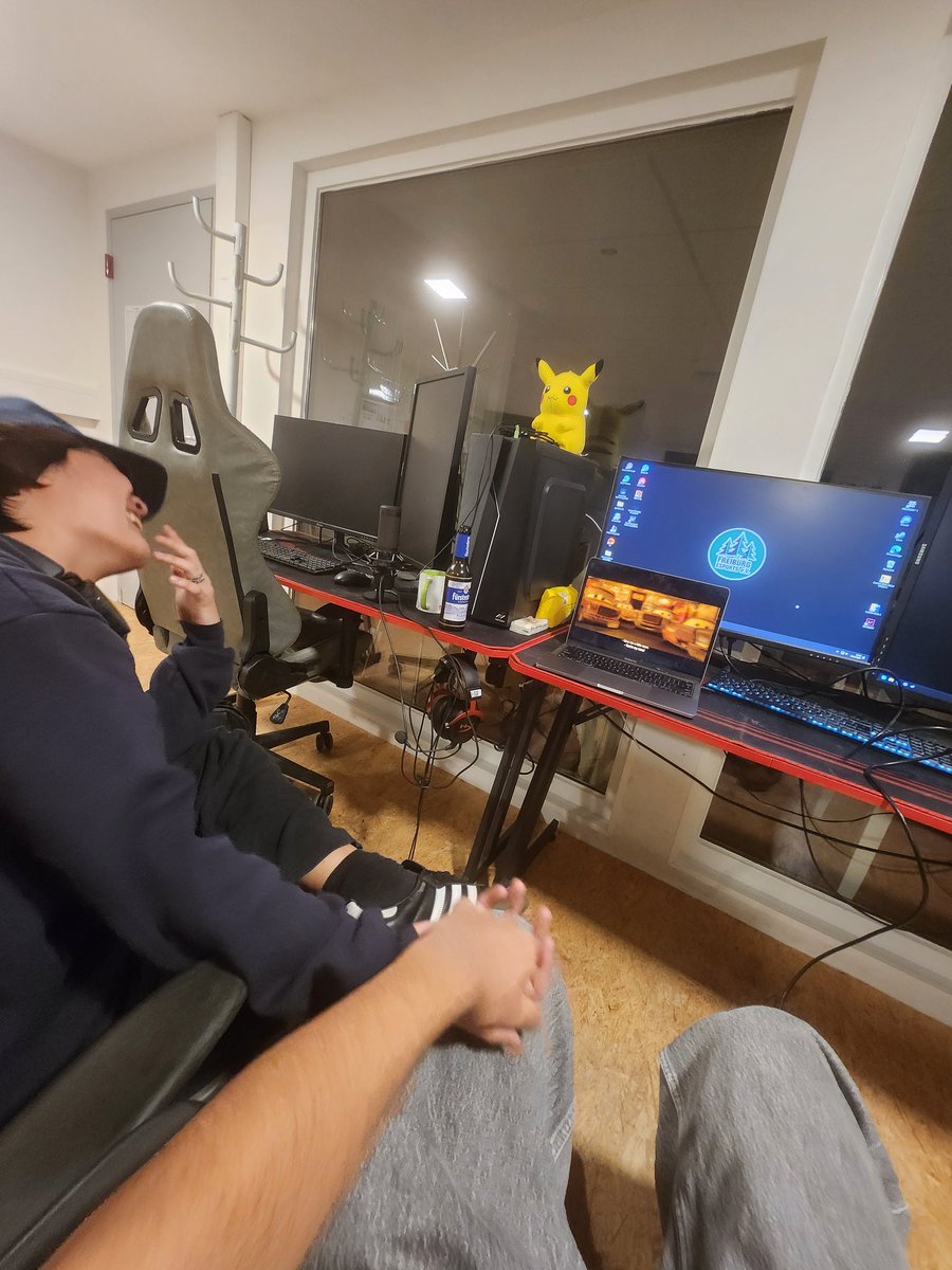 PapyrusFRE tweet media