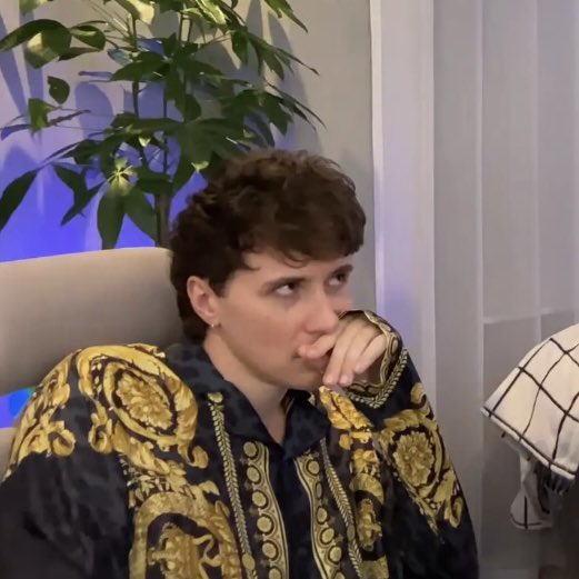 ayrie 𓆣 tweet media