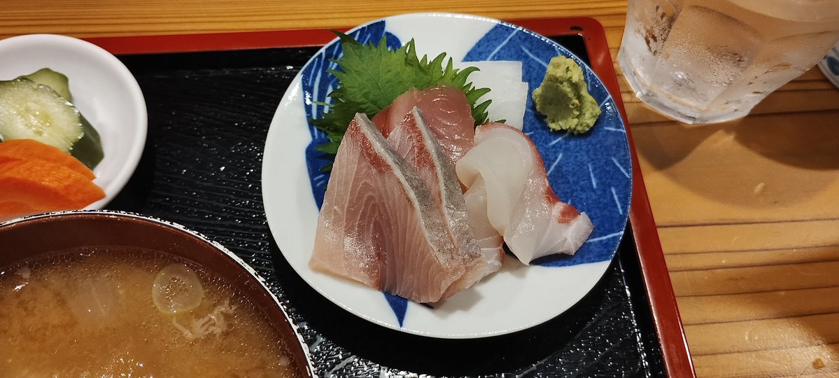 ロッパ tweet media