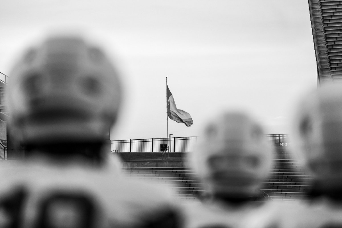 MeanGreenFB's tweet photo. Monday Night Monochrome

#GMG🦅 https://t.co/rXilOIlig4