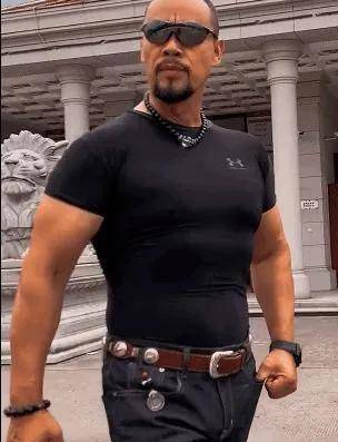 Robert-J tweet media