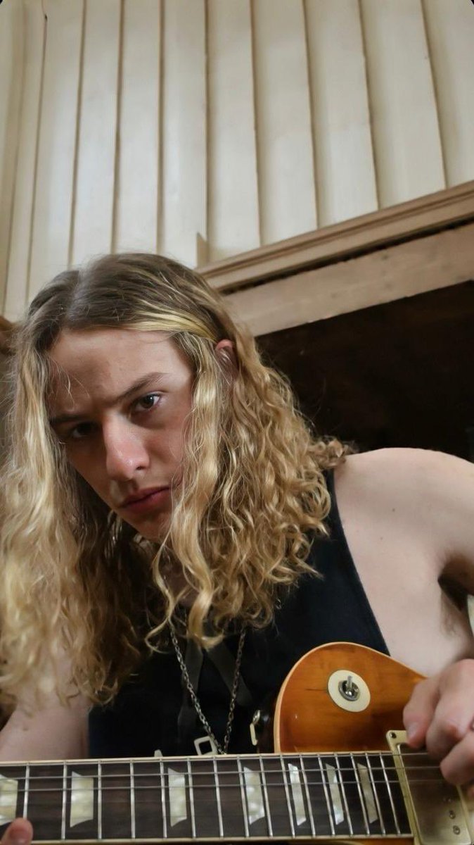 decime lou🧚🏻♀️ tweet media