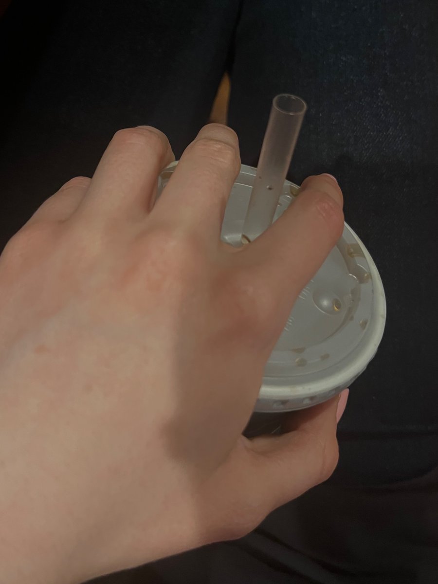 strawb // maintaining tweet media