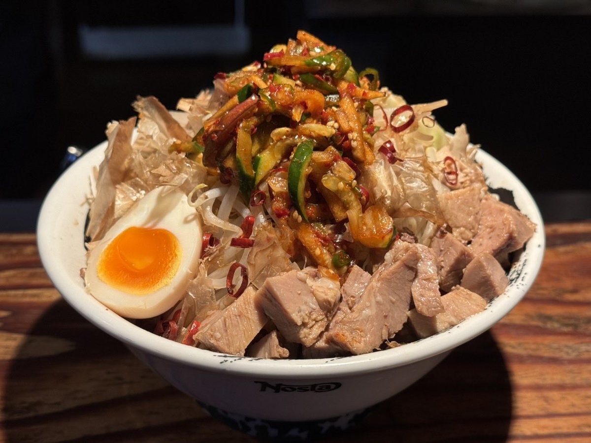 むちゃんこ美味しくなった🙆♂️賄い新四川麻辣麺販売中!! tweet media