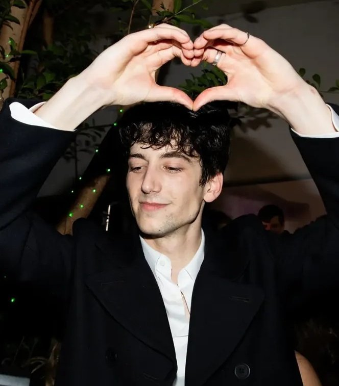 lizz メ𝟶 tweet media