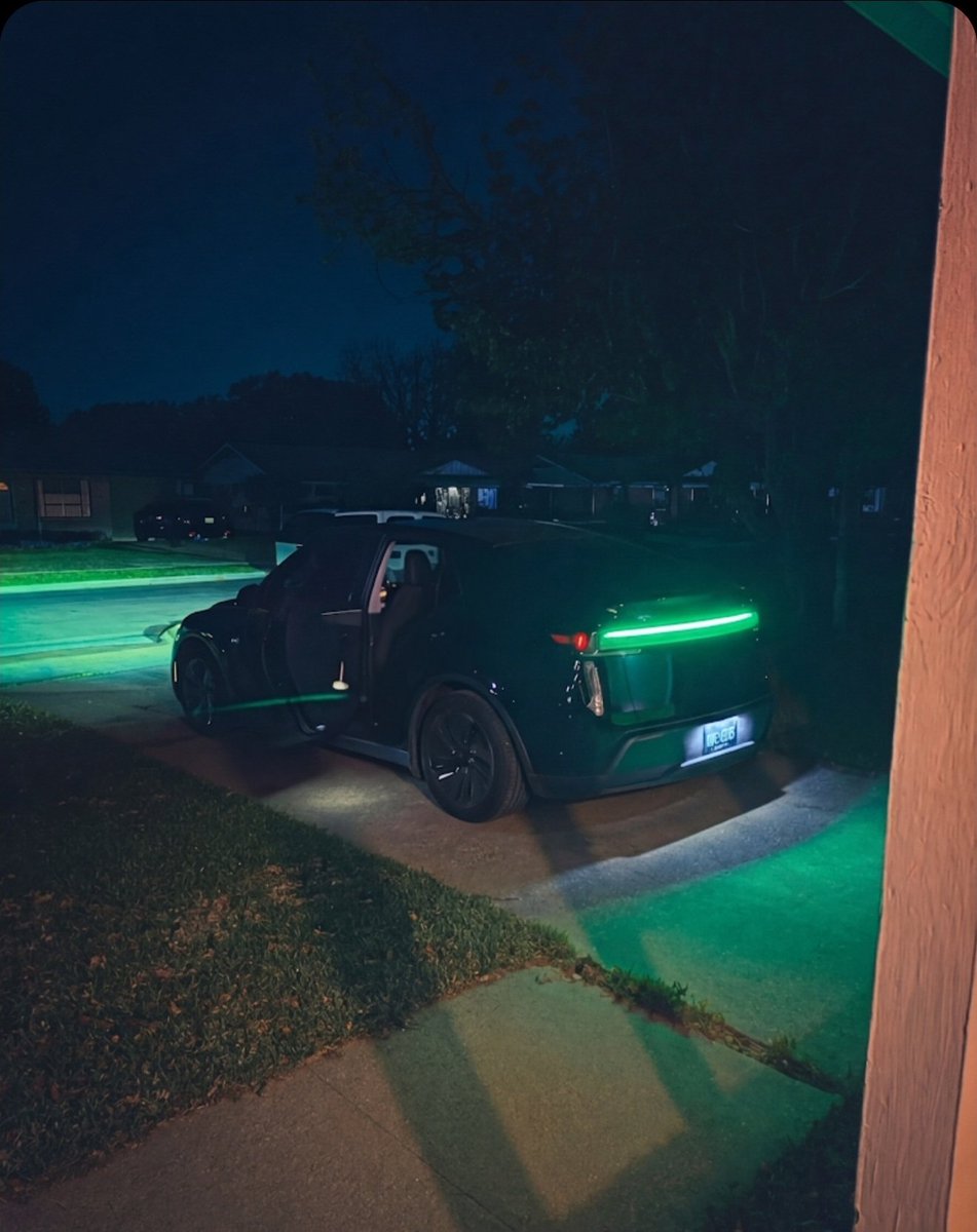 TexasTSLA tweet media