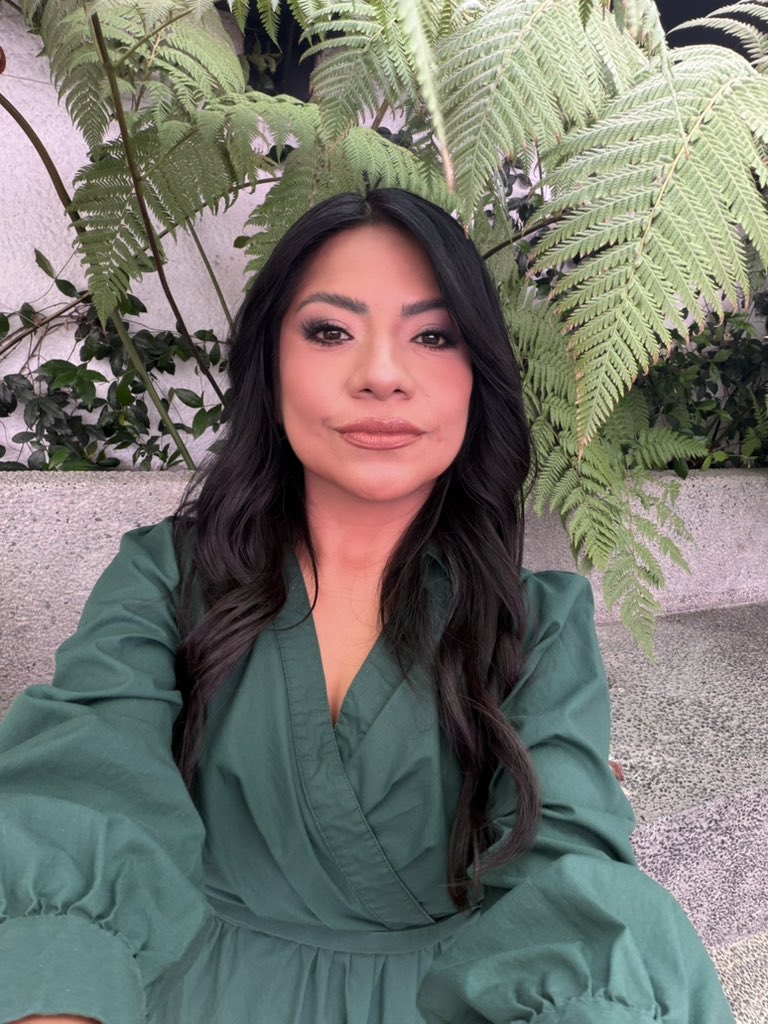 Indira Kempis de I. tweet media