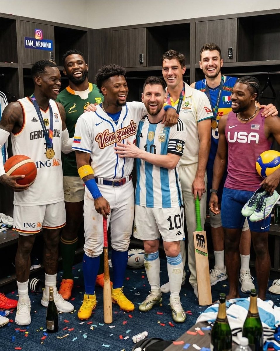 StefanoMalaveM's tweet photo. TREMENDA IMAGEN DE LOS CAMPEONES DEL MUNDO EN DISTINTAS DISCIPLINAS🏆🔥

🇦🇷⚽️Lionel Messi - 2022
🇩🇪🏀Dennis Schröder - 2023
🇿🇦🏉Siya Kolisi - 2023
🇦🇺🏏Pat Cummins - 2023
🇺🇸🏃‍♂️Noah Lyles - 2024*
🇮🇹🏐Simone Giannelli - 2025
🇻🇪⚾️Ronald Acuña Jr - 2026

*Ganó el oro olímpico https://t.co/nmR1PSuyY9