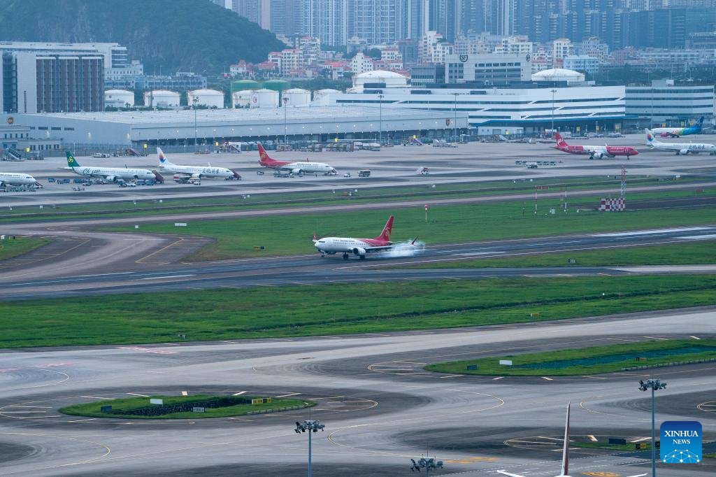 CE_ChinaEconomy's tweet image. #Shenzhen Bao'an International Airport on Monday launched a direct passenger route to Uzbekistan's capital Tashkent, the first non-stop passenger service from the southern Chinese city to Central Asia. The airport said the route, operated by Uzbekistan Airways, marks its first