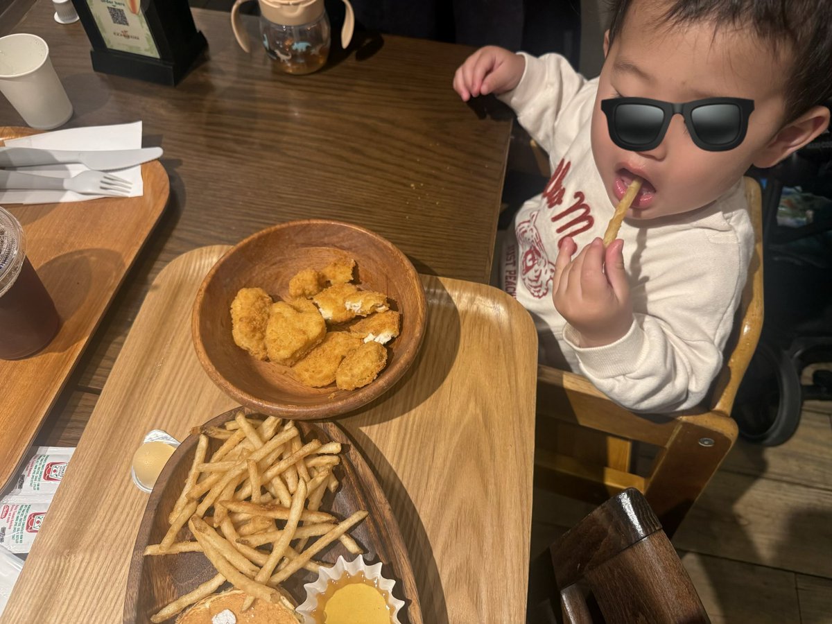 Nowloading....Rollie tweet media