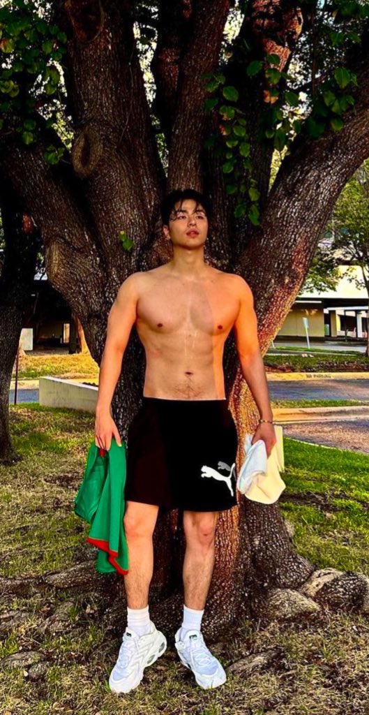 LurkingF0x's tweet photo. Gotta bring back this glory photo
Juneyaaaaa🙈
#koojunhoe https://t.co/MhaitJt4em