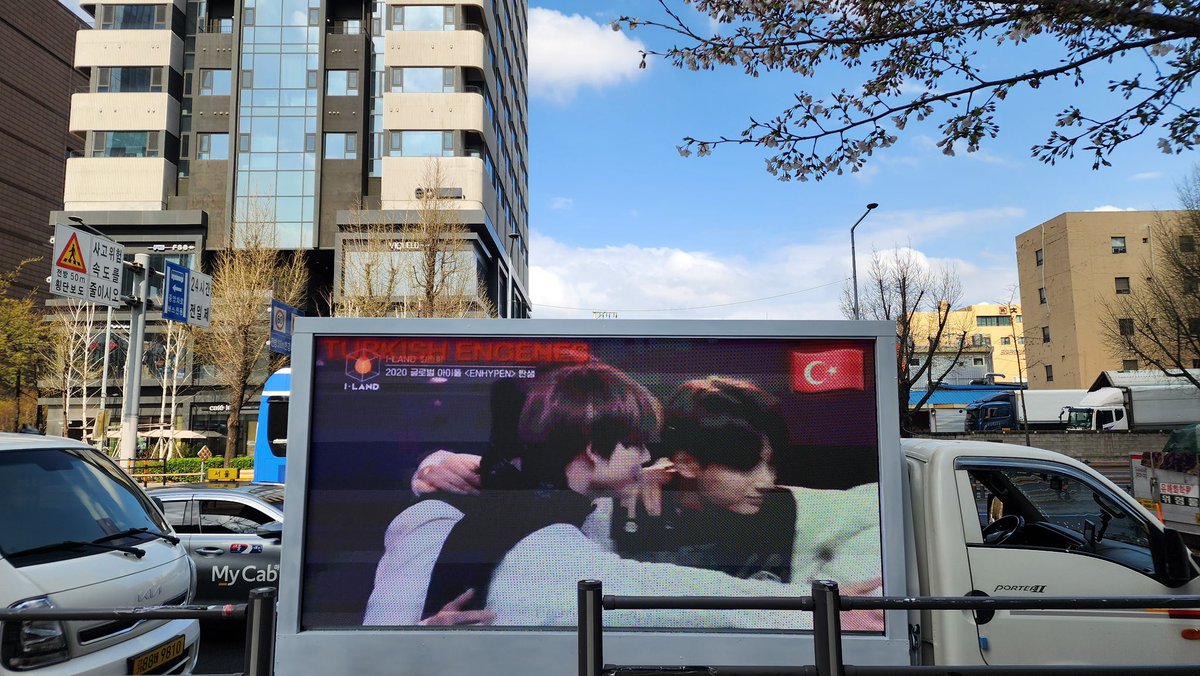 ENHYPEN IS 7 tweet media