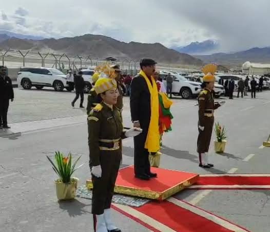 Lt Col Amol Awate(Veteran),IAS🇮🇳 tweet media