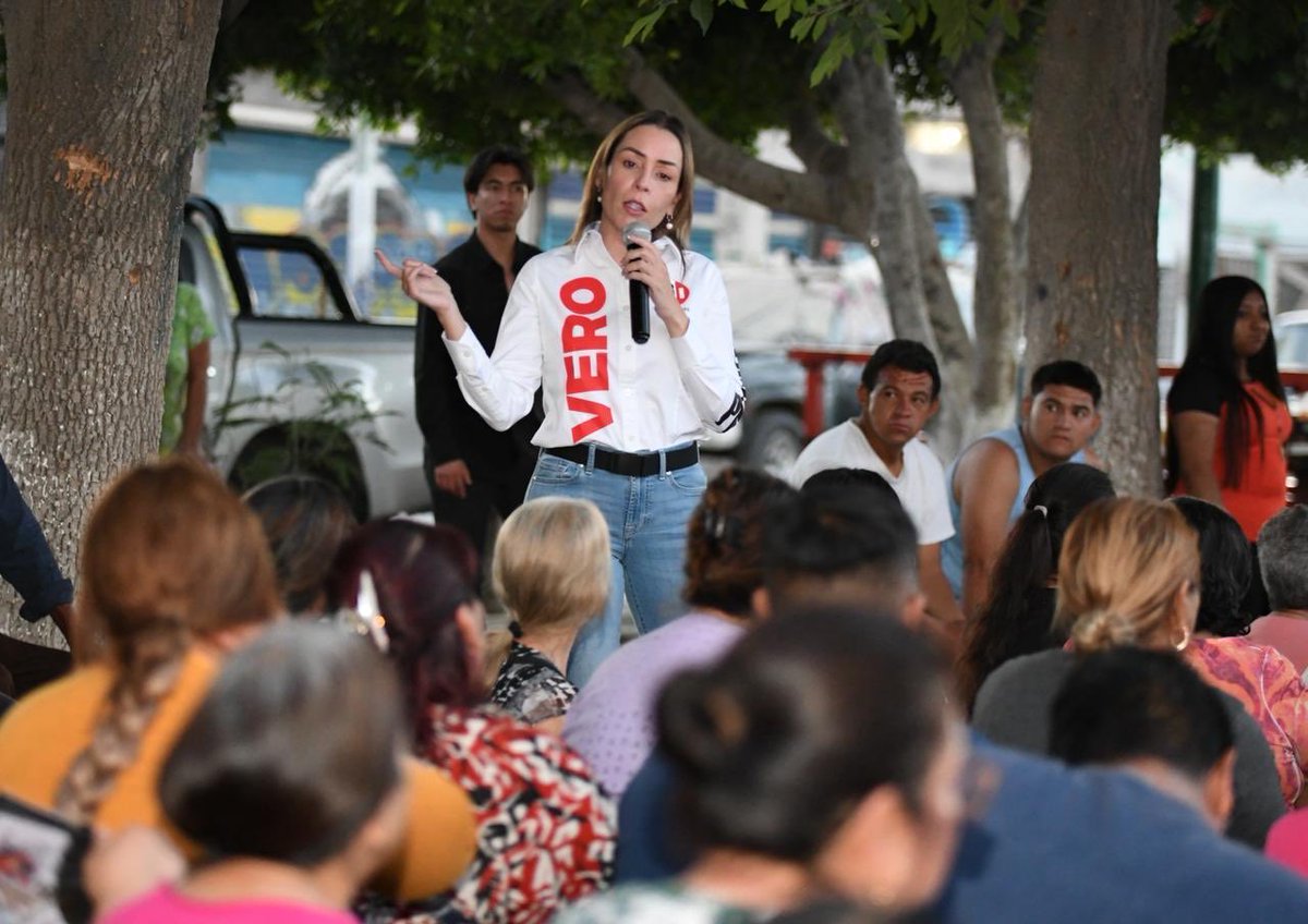 Veronica_mtz's tweet photo. Seguimos en asambleas con nuestra gente, escuchando, atendiendo y fortaleciendo a nuestros equipos en territorio.

#VeroMartínez
#PRIFuerteyUnido
#Torreón https://t.co/JK6RMF1ze4