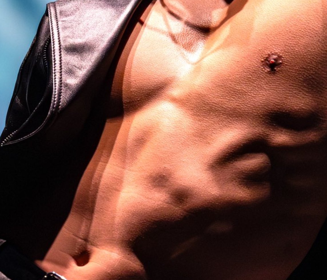 wy's left armpit tweet media