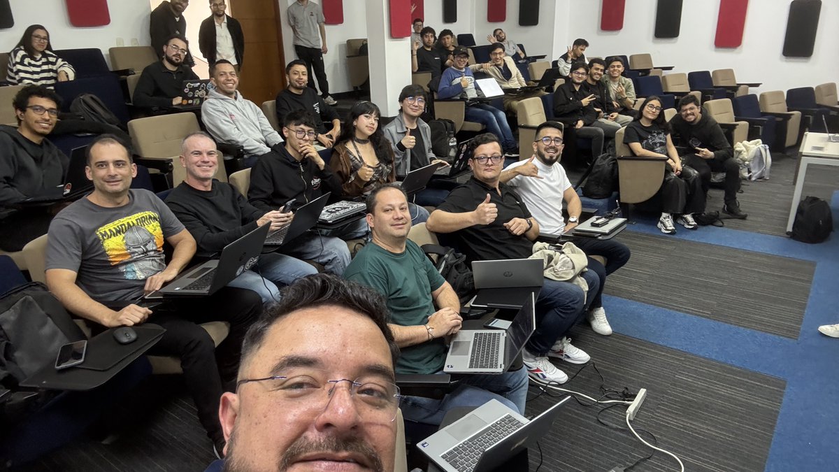 SamuraiBlanco's tweet photo. Gran HackTheBox Meetup en @URosario Gracias URS3C GISAC y @hackthebox capítulo Colombia por darnos la oportunidad de dictar el taller titulado “Intro al Pentesting: De la Teoría al Ataque Controlado” Con participantes de @udistrital @colCERT @MNEMO_tech entre otros participantes https://t.co/zi45oJ6wan
