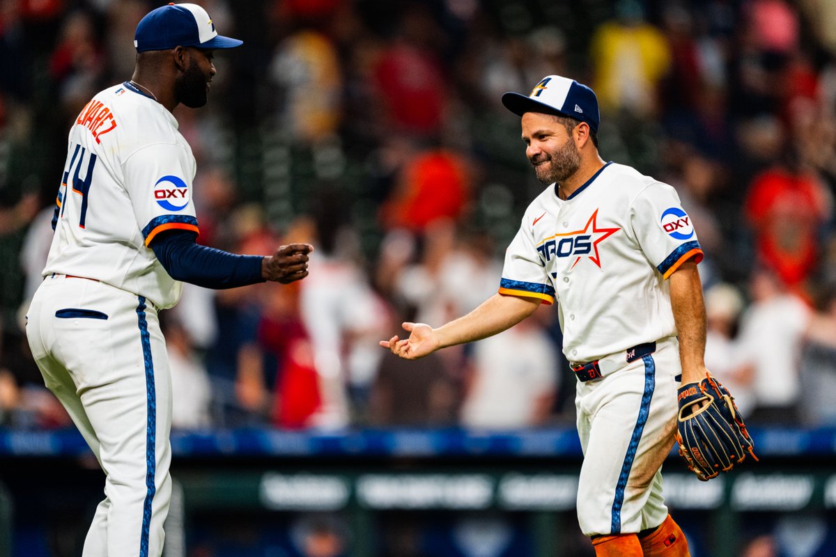 Victory formation!

#TheNextFrontier