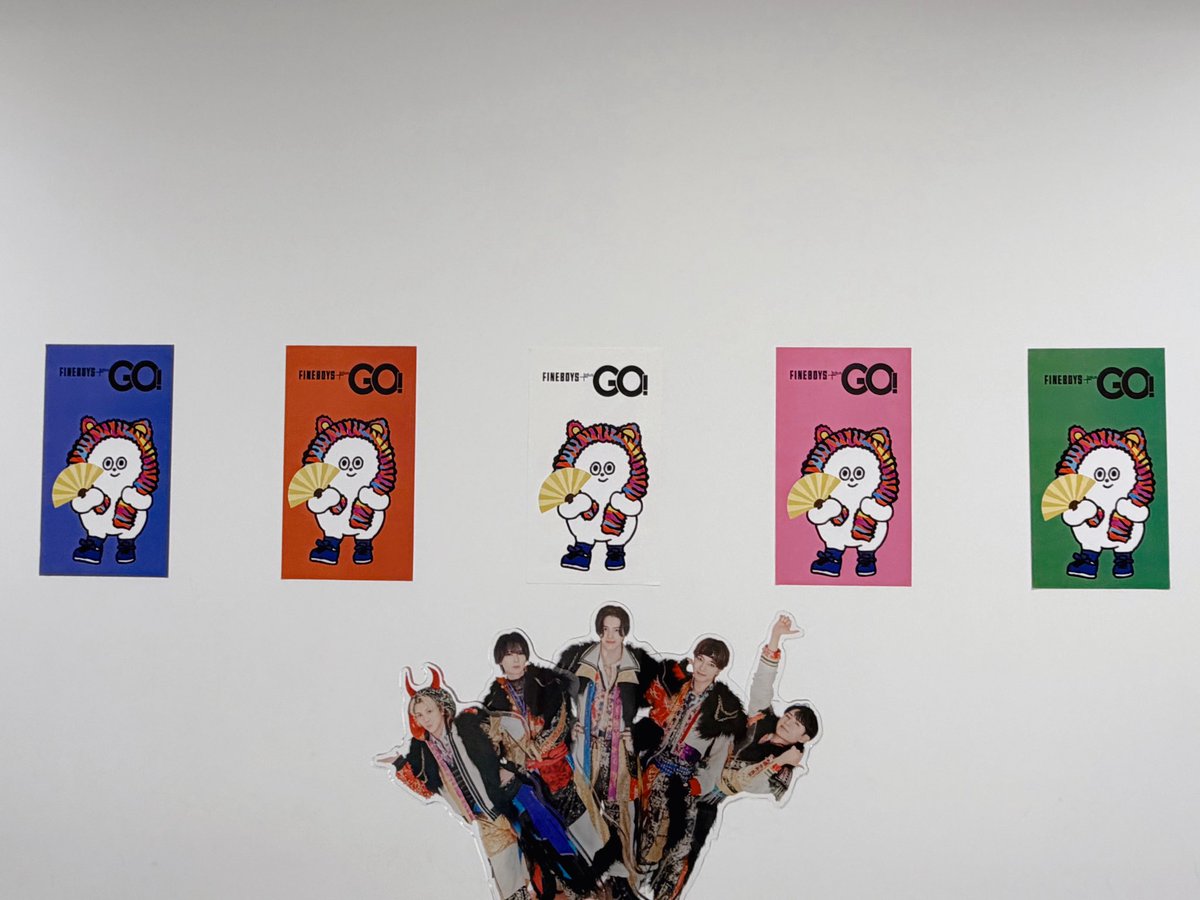 atelier_reia's tweet image. 特大ポスター展へ行ってきました！KEY TO LITのポップで可愛らしい表紙が目に入り幸せな気持ちに💕メンカラファボくんがキテファイ踊ってるの感動🥺日之出出版さんいつも素敵な展示会をありがとうございます！日付入りカード嬉しい♪嶺亜くんのお誕生日にまたきます🎂
#FINEBOYS #KEYTOLIT
