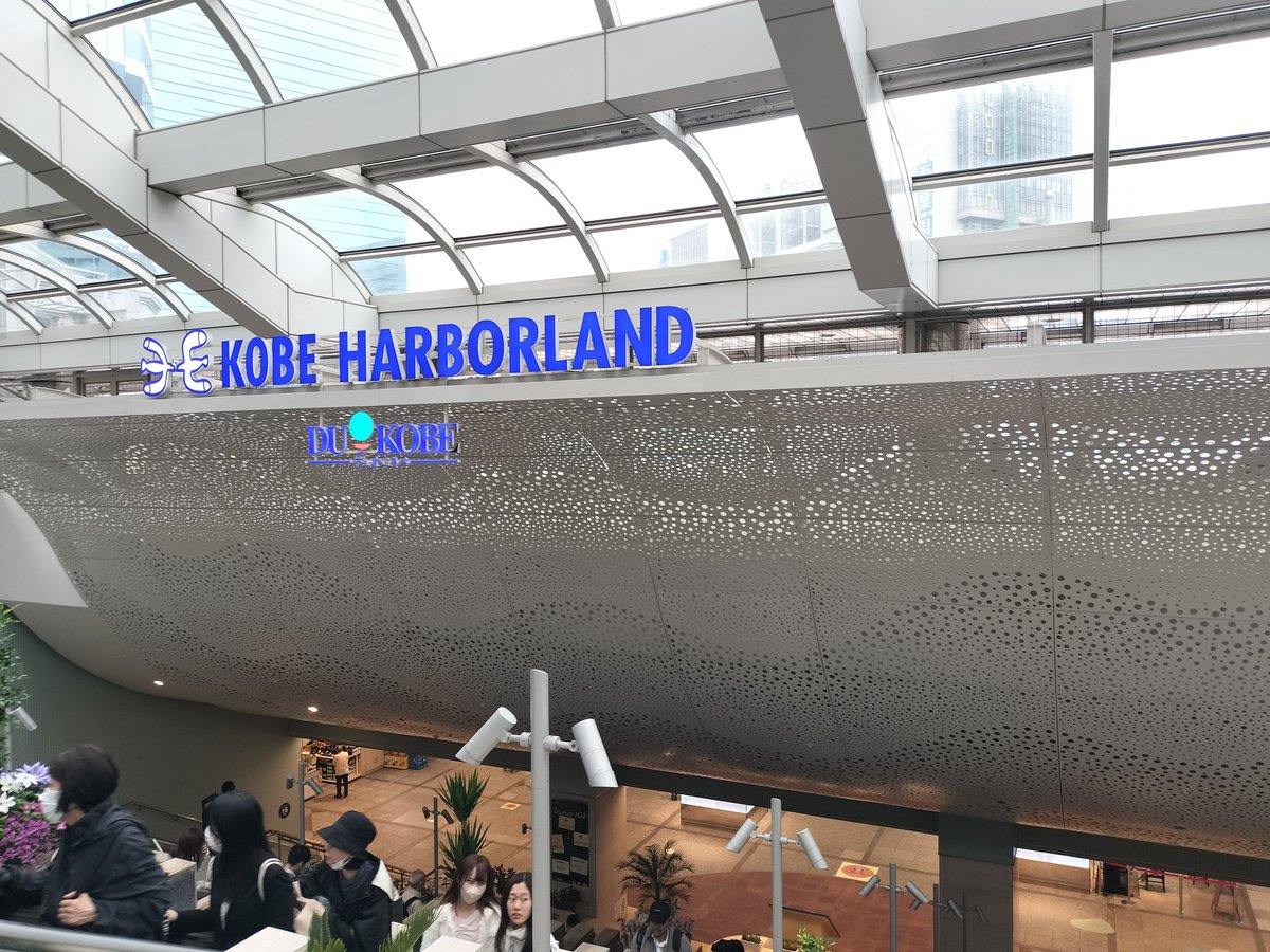 カニあ tweet media