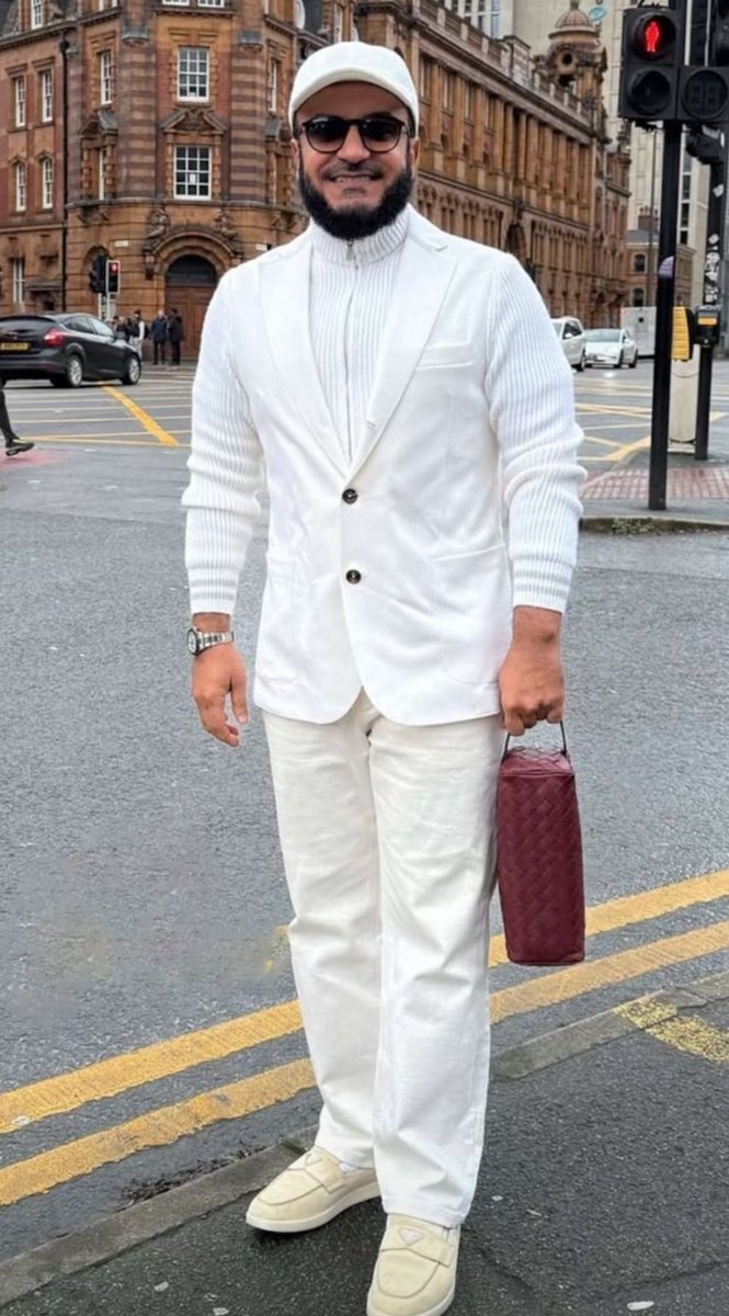 الموسيقار tweet media