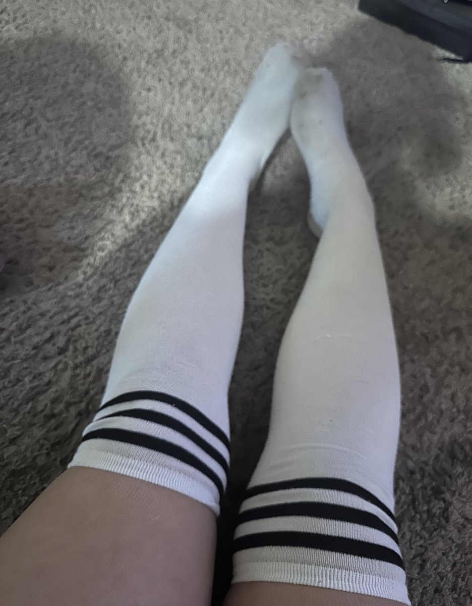 MILFSHIT_'s tweet photo. Oh no my sock are all dirty, who wants to lick them clean??🤭 https://t.co/XP9CcygTQV
