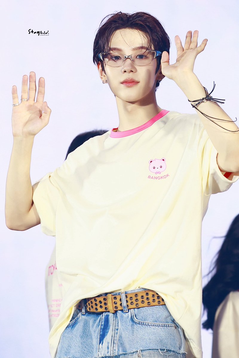 𝚜𝚝𝚊𝚢𝚐𝚘𝚕𝚍. tweet media