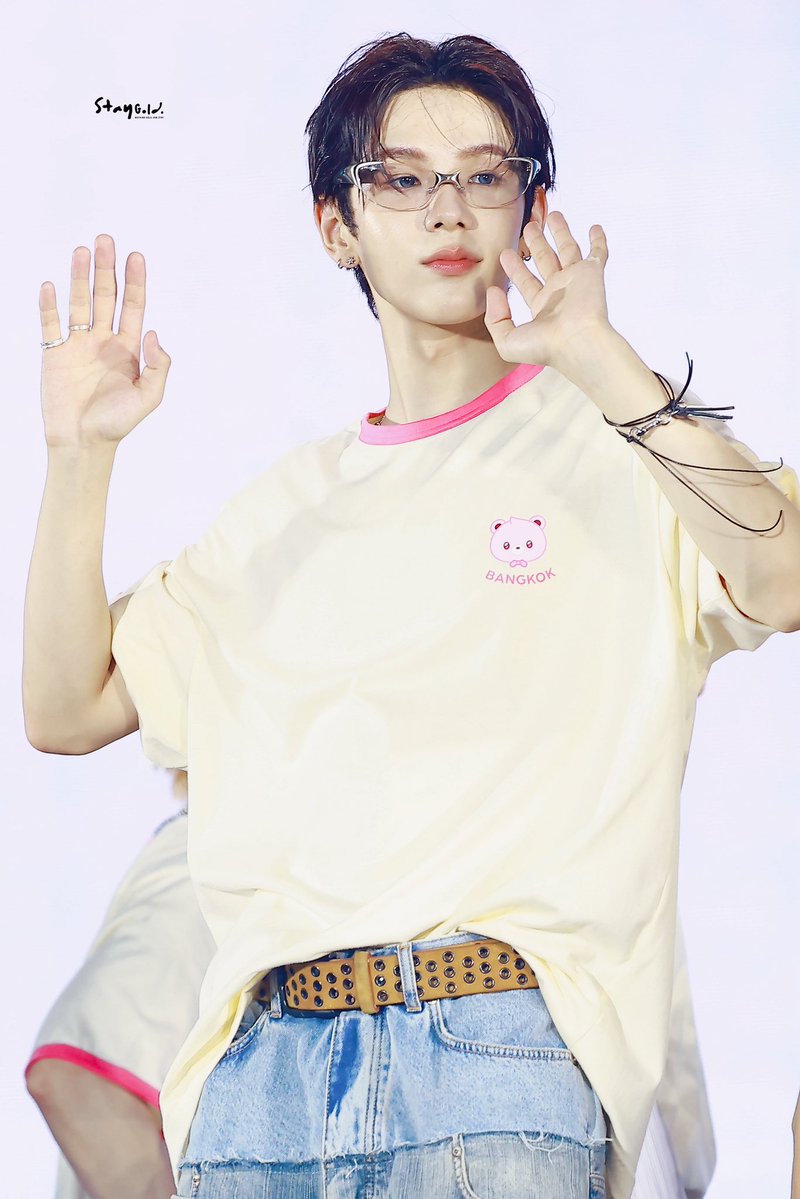 𝚜𝚝𝚊𝚢𝚐𝚘𝚕𝚍. tweet media