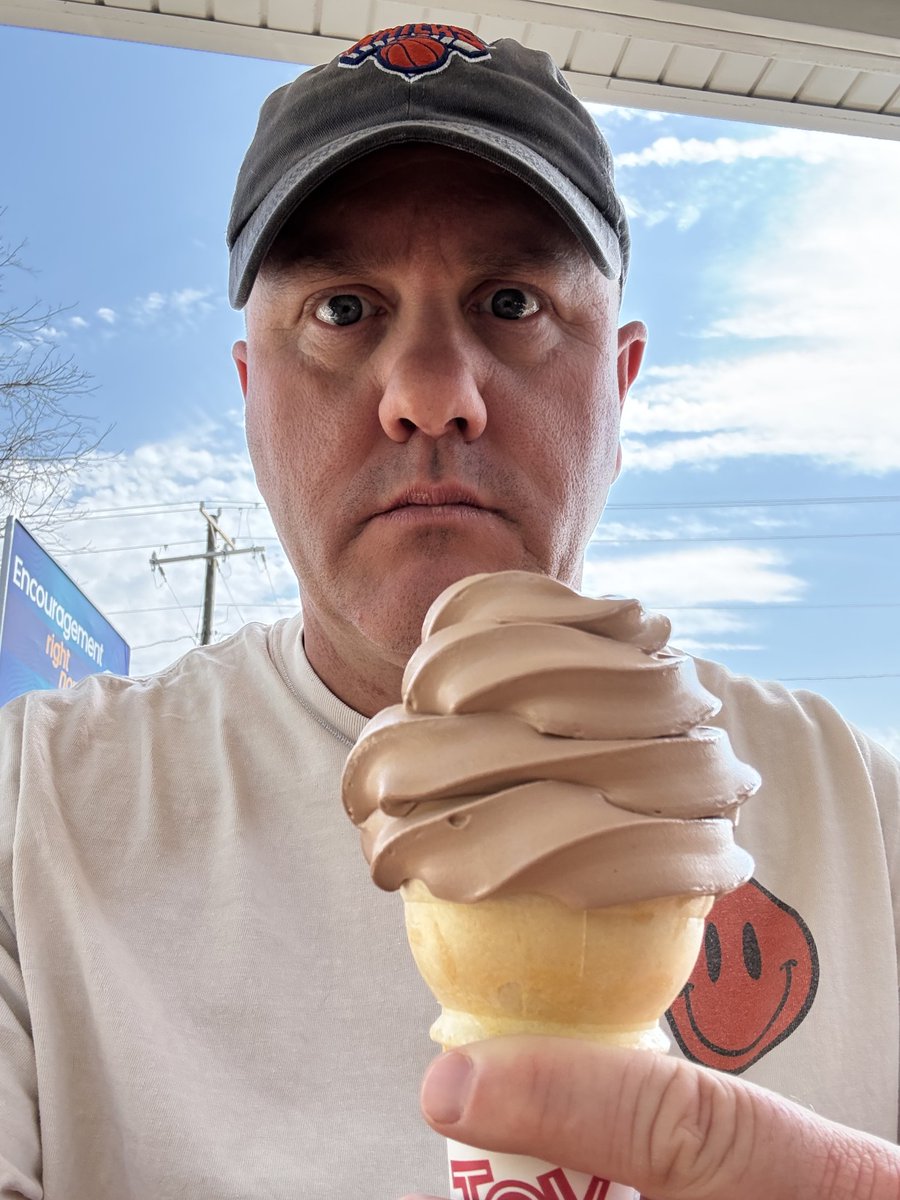 Mo Egger tweet media