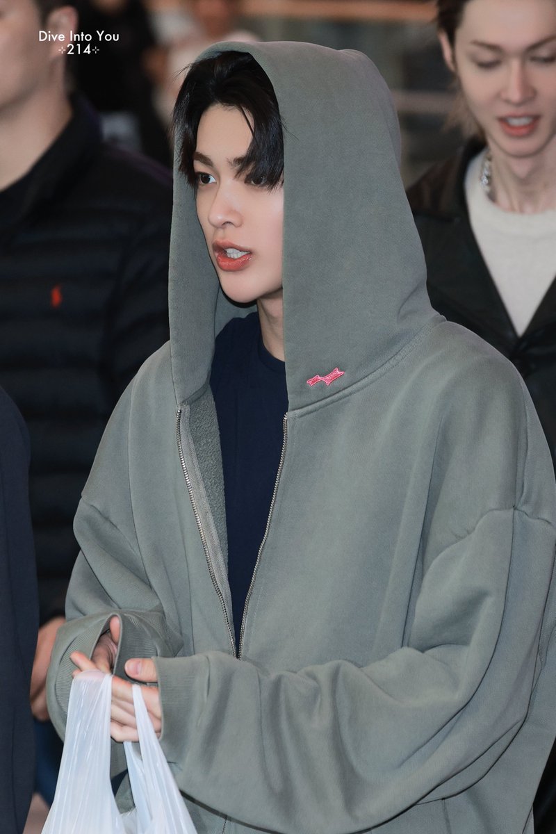 𝗗𝗶𝘃𝗲 𝗜𝗻𝘁𝗼 𝗬𝗼𝘂 tweet media