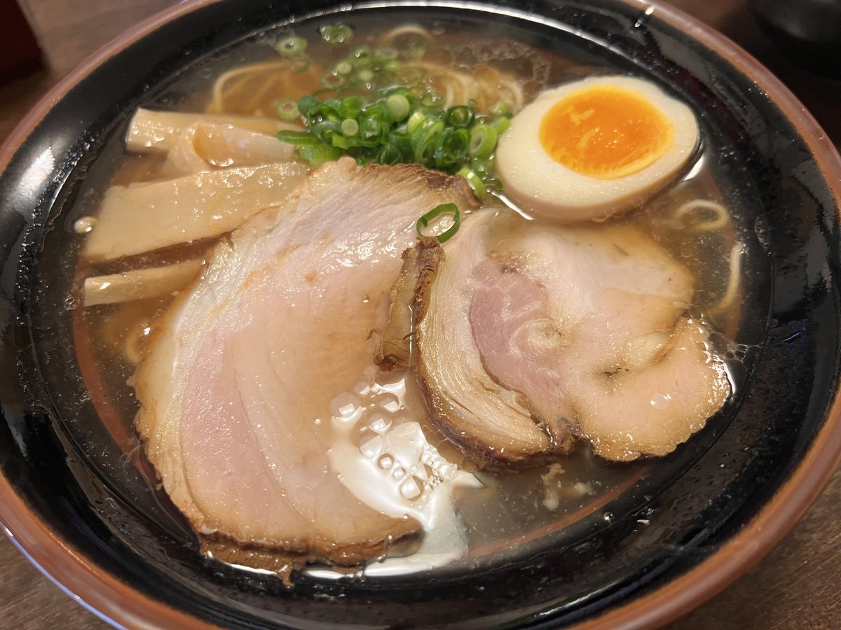 にょす tweet media