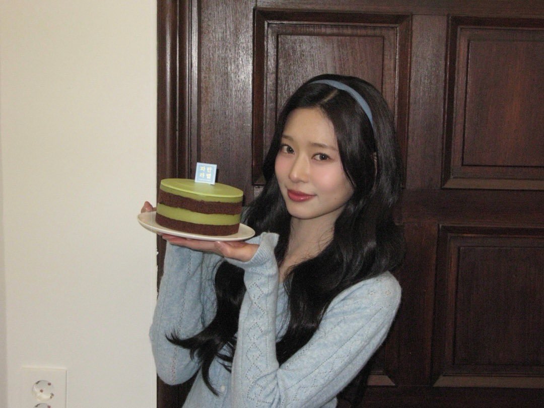 Kim Minju Updates tweet media