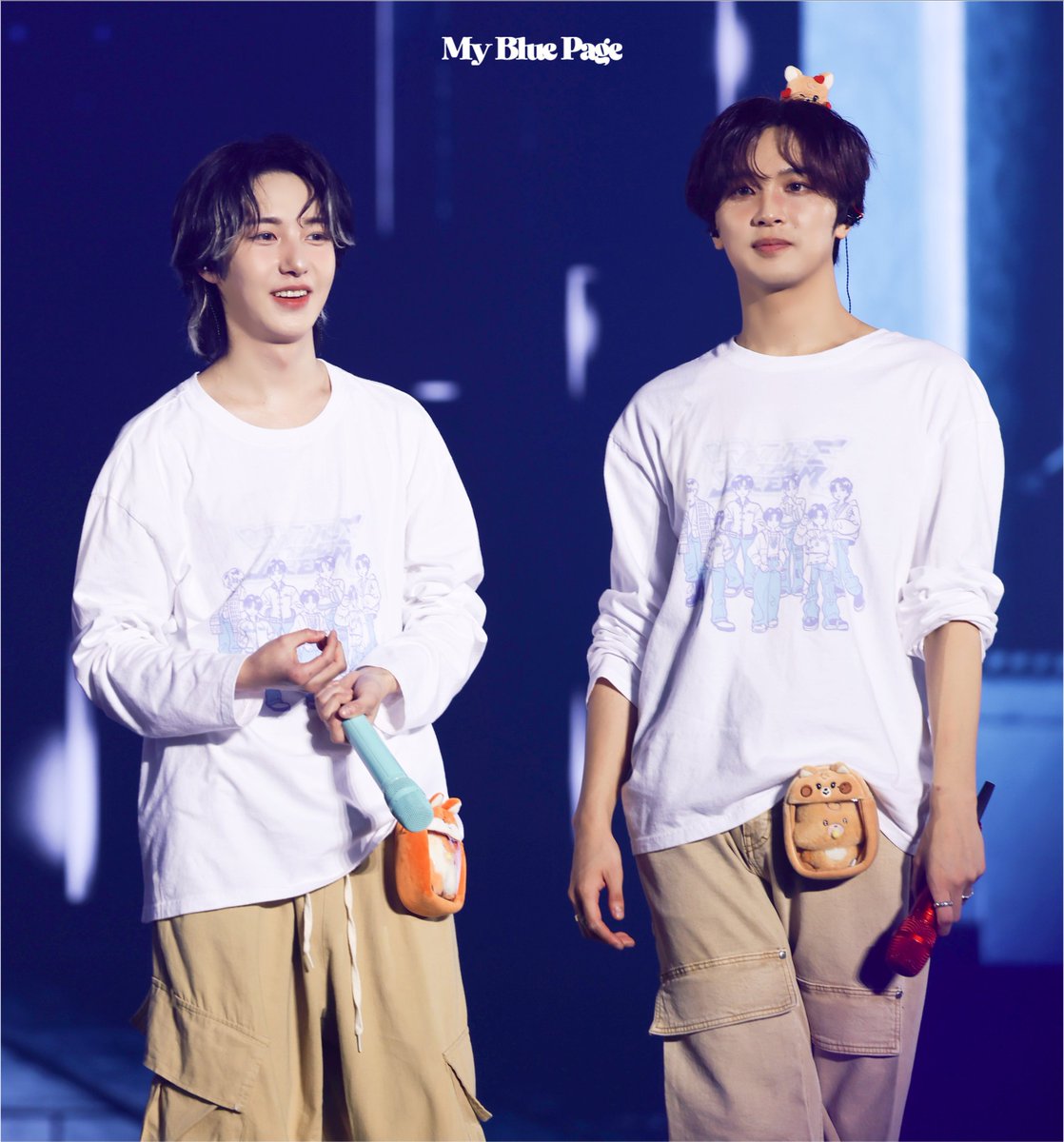 ᴍy ʙʟᴜᴇ ᴩᴀɢᴇ tweet media