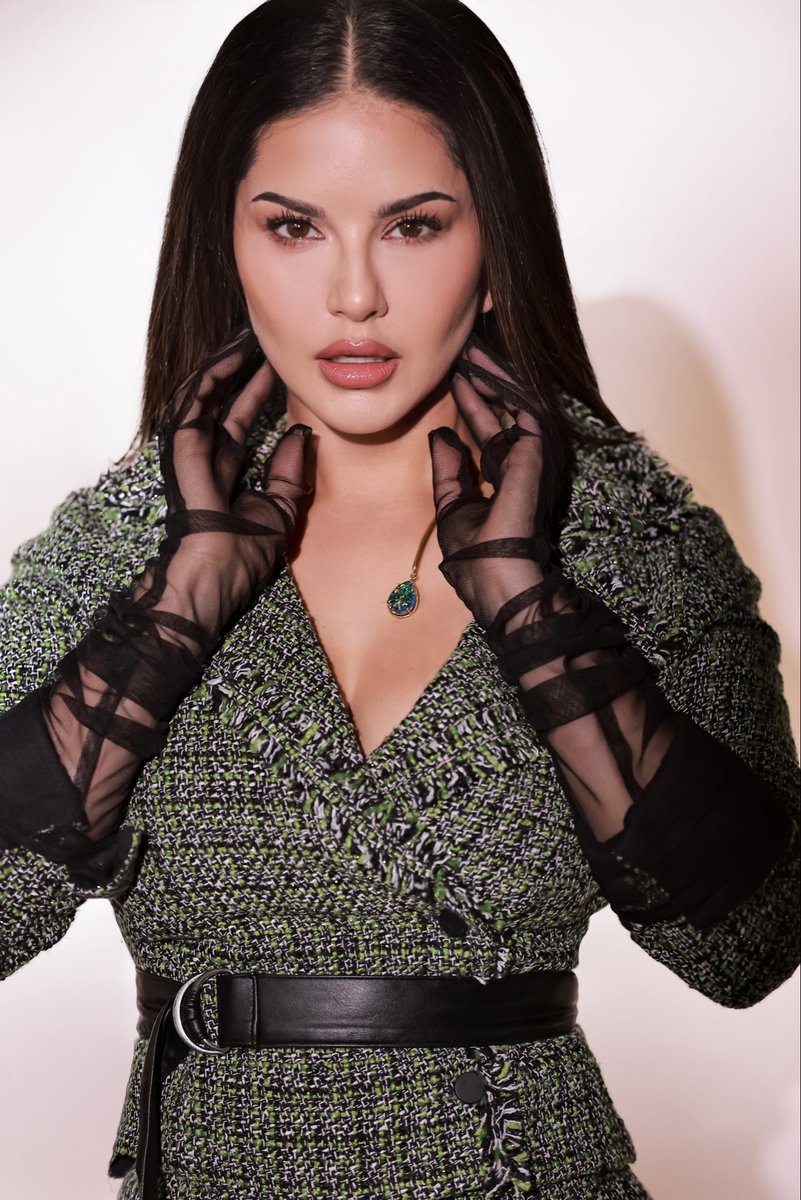 Sunny Leone tweet media