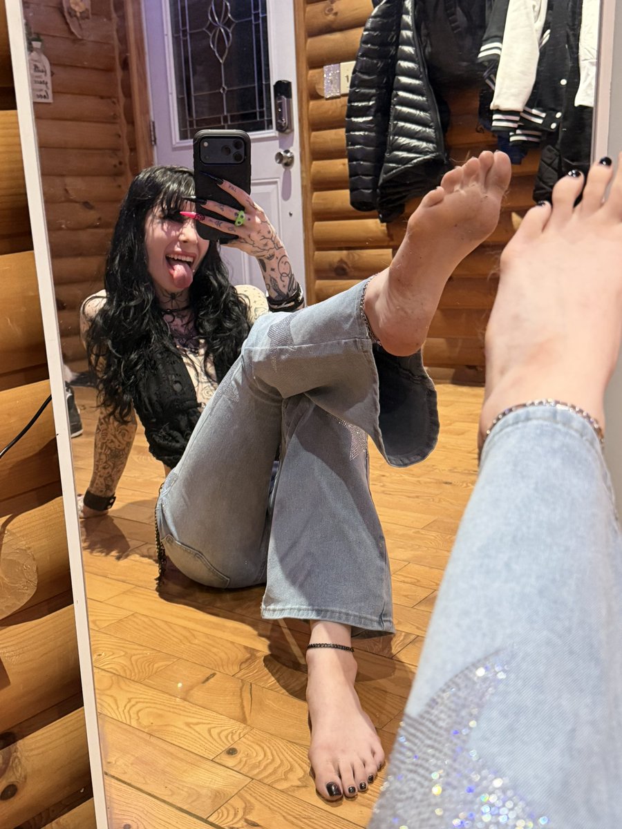 Silk Shadows🕷️ EXXXOTICA Chicago April 9-13th tweet media