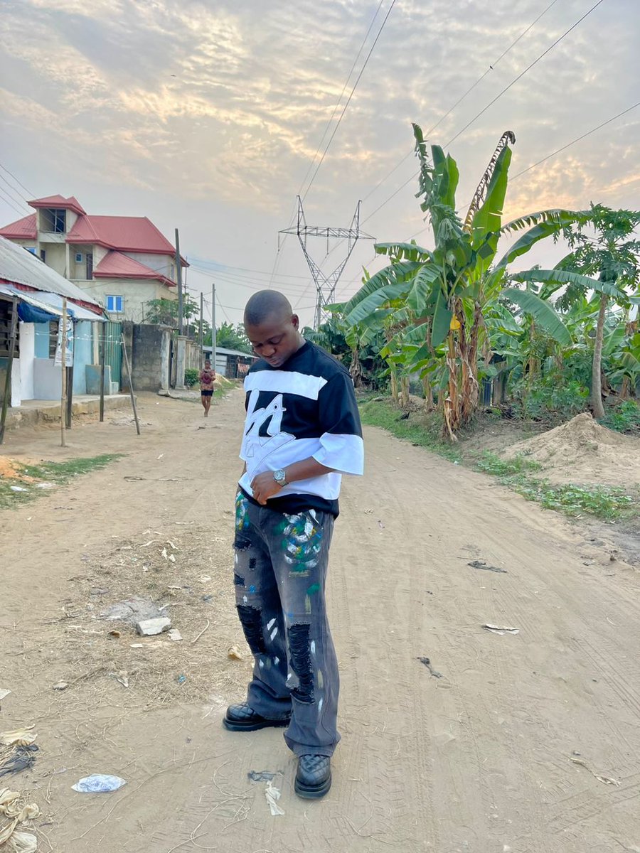 Ekom Johnny tweet media