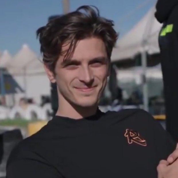 m1ster.4LOy tweet media