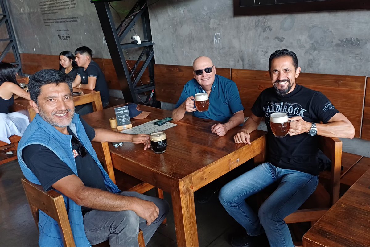 Rodéate de buenas amistades. En los buenos momentos para celebrar a lo grande y en los malos para sostenerte.