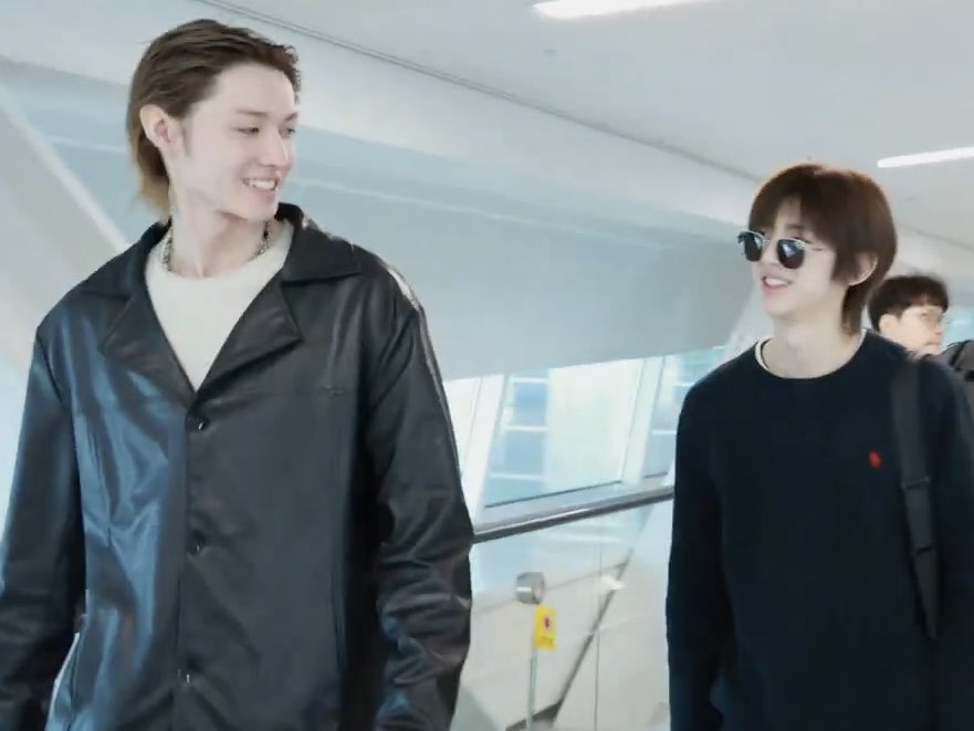 dont look at me tweet media