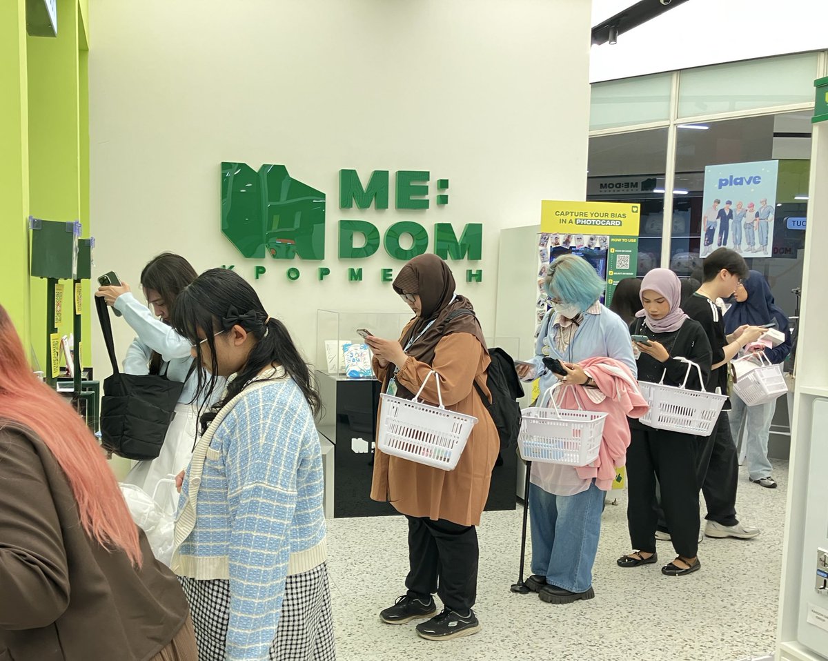 medomkpopmerch's tweet image. MMMM BABY ROOM POP-UP in JAKARTA 🍼

Get ready~

🗓️ 2026.03.31 (TUE) – 2026.04.19 (SUN)
🕓 10:00 – 22:00(WIB)
📍 KPOPMERCH ME:DOM, LGF, Gandaria City Mall

#PLAVE #MMMM #BabyMMMMStory
#MMMM_POPUP #JAKARTA