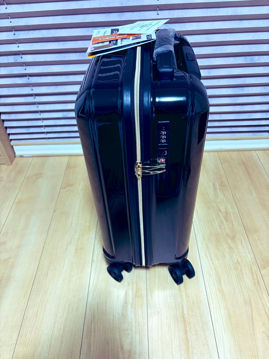 年末ジャンボとコラボのキャリーケース届きました！ありがとうござい