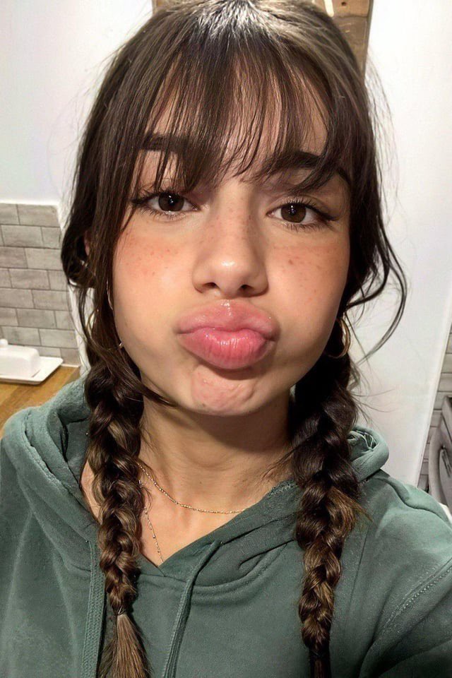 Simp Cash Snatcher tweet media