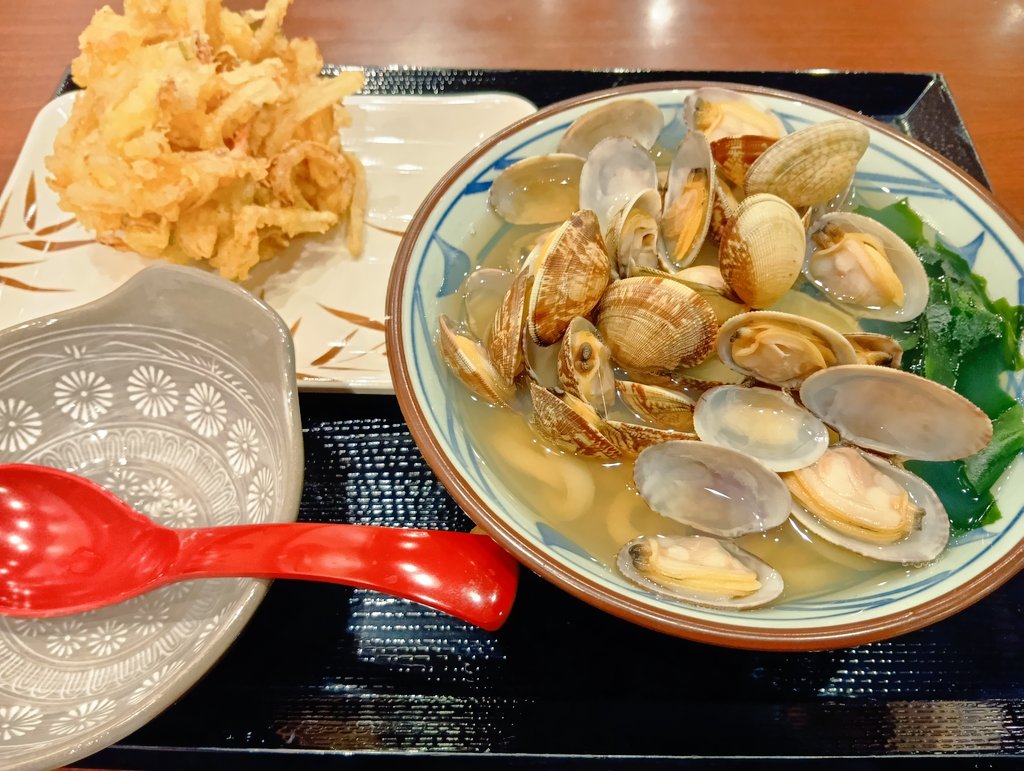 しんじこ tweet media