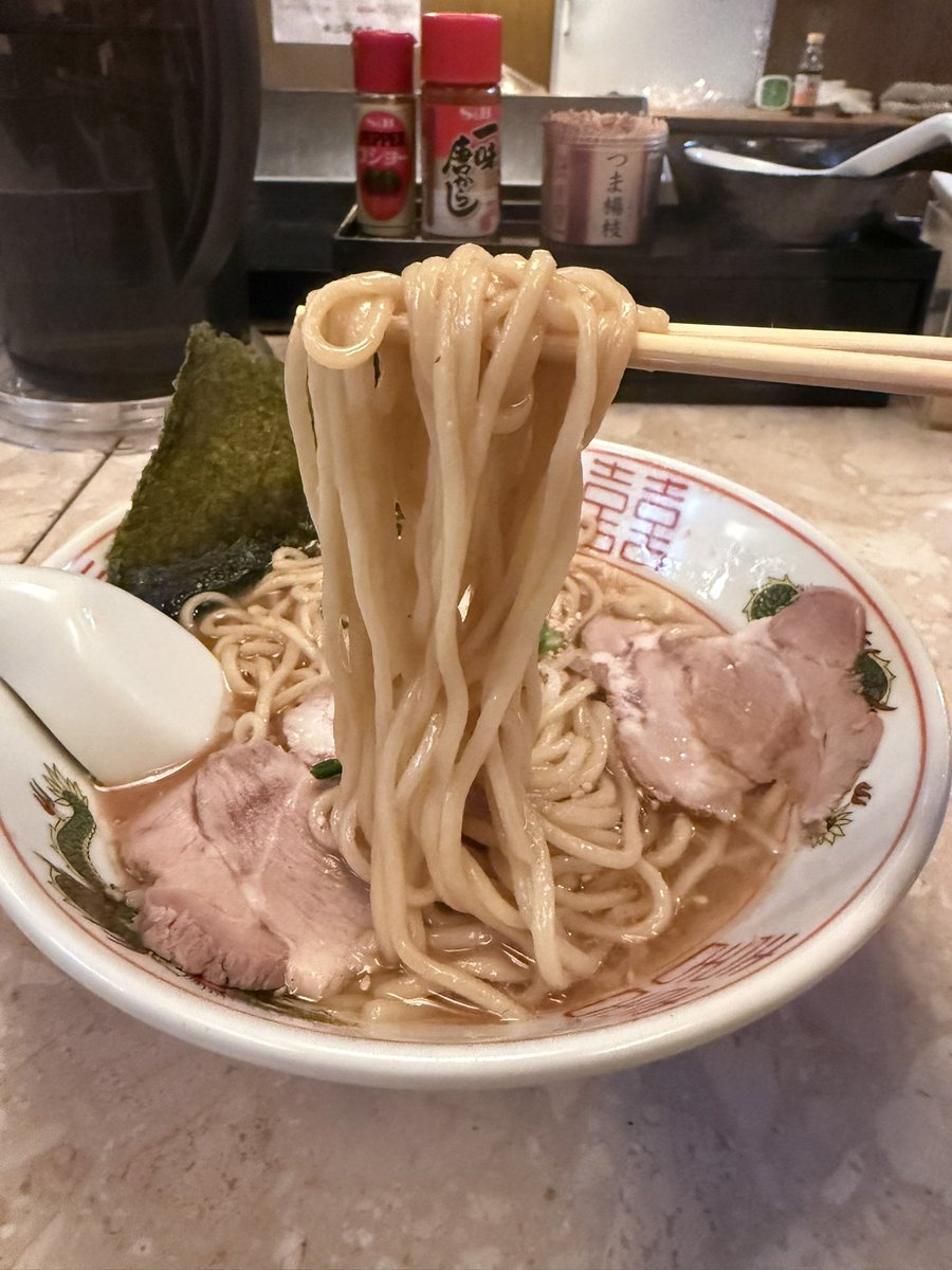 たろー tweet media